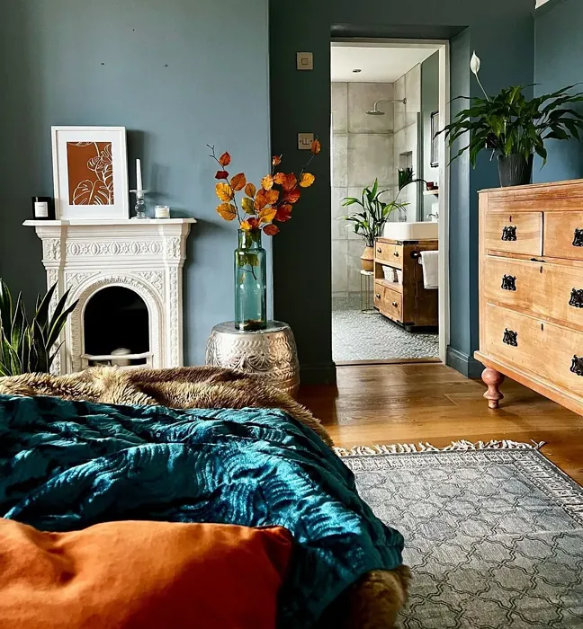Dulux Denim Drift living room fireplace color review