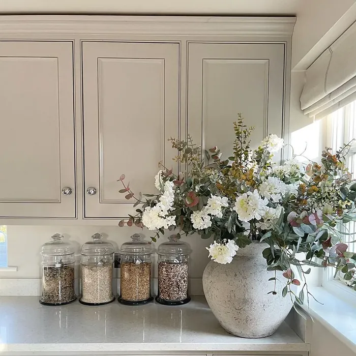 Farrow and Ball 275 kitchen cabinets picture