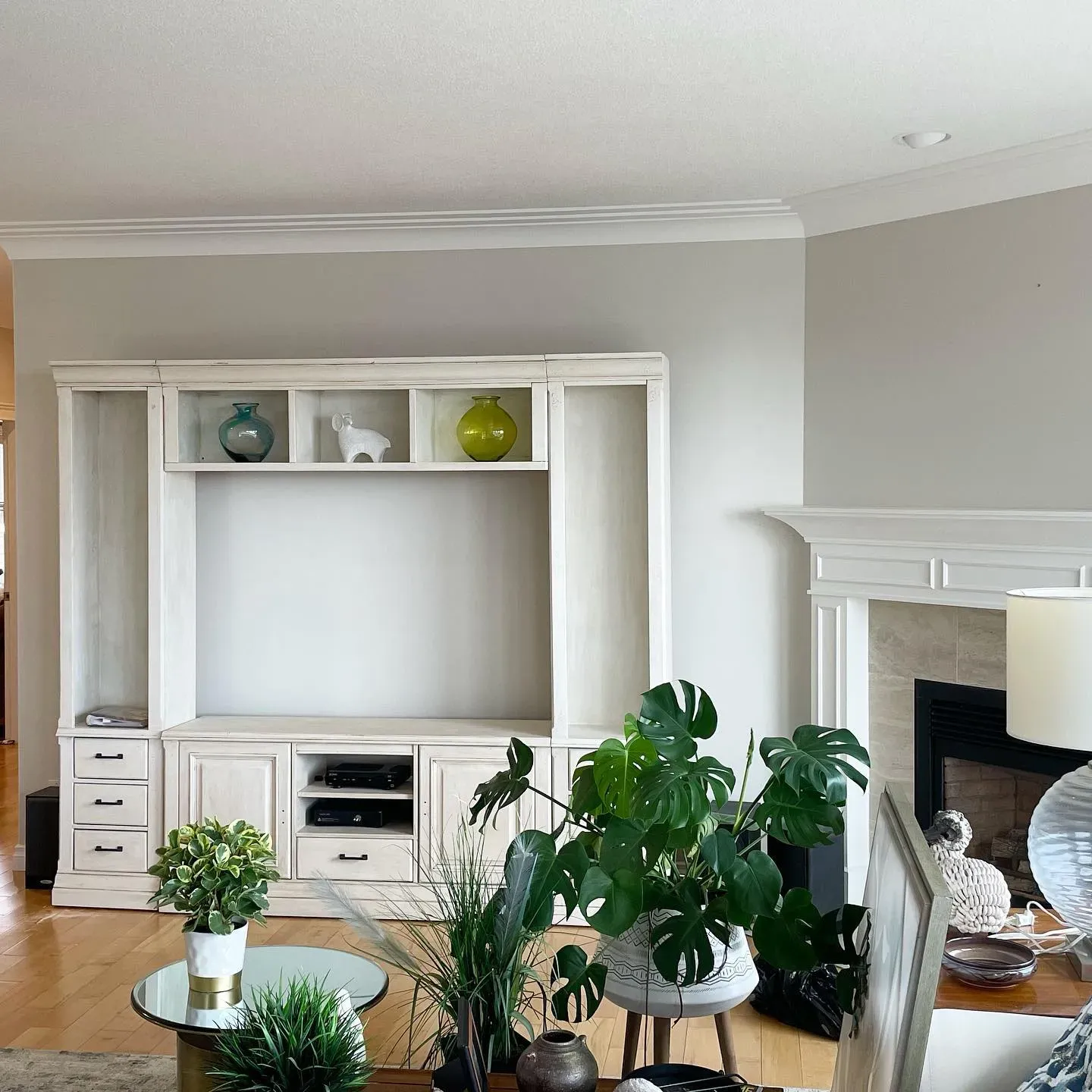 Benjamin Moore OC-31 living room paint review