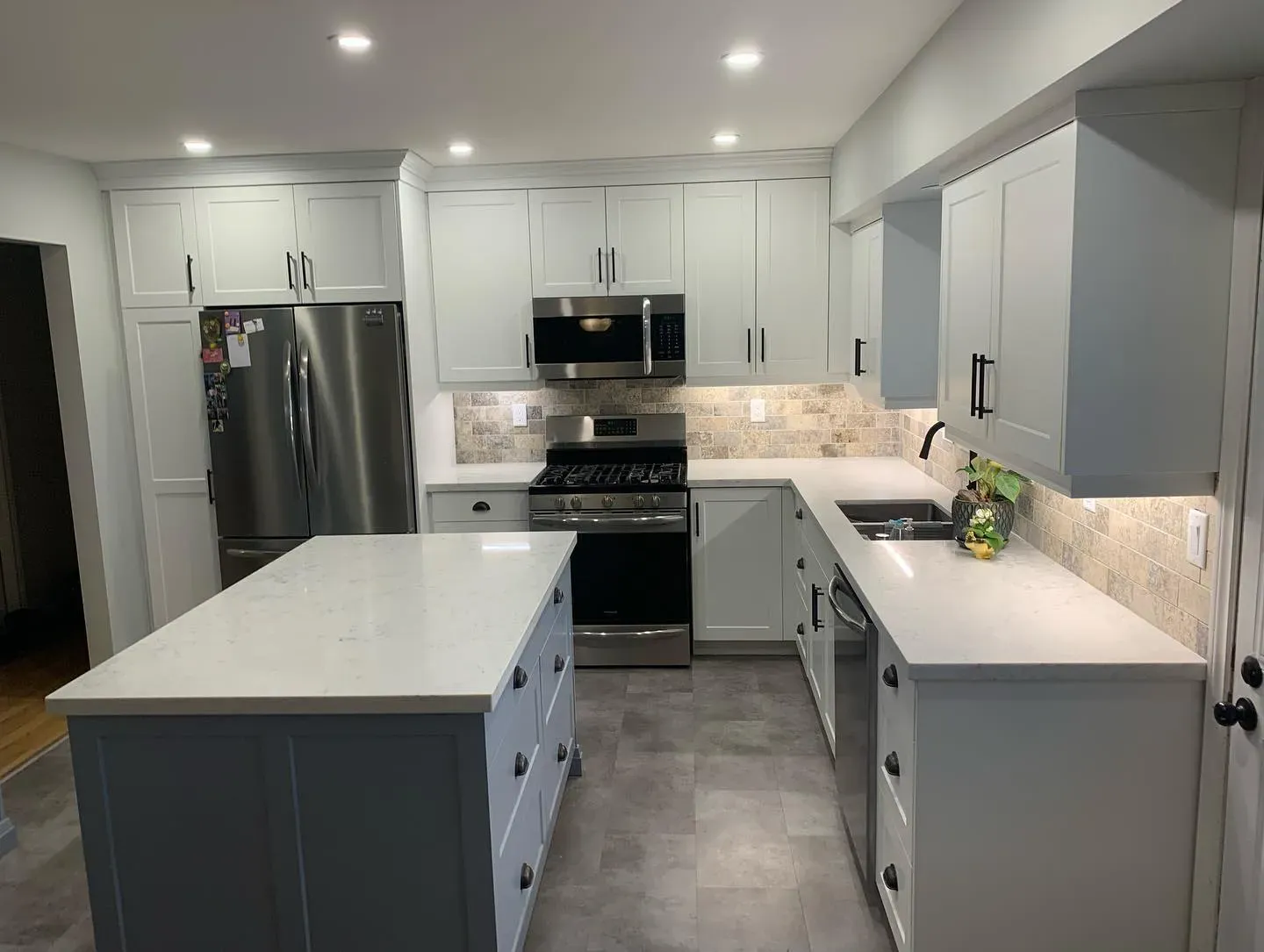 Oxford White kitchen cabinets color review