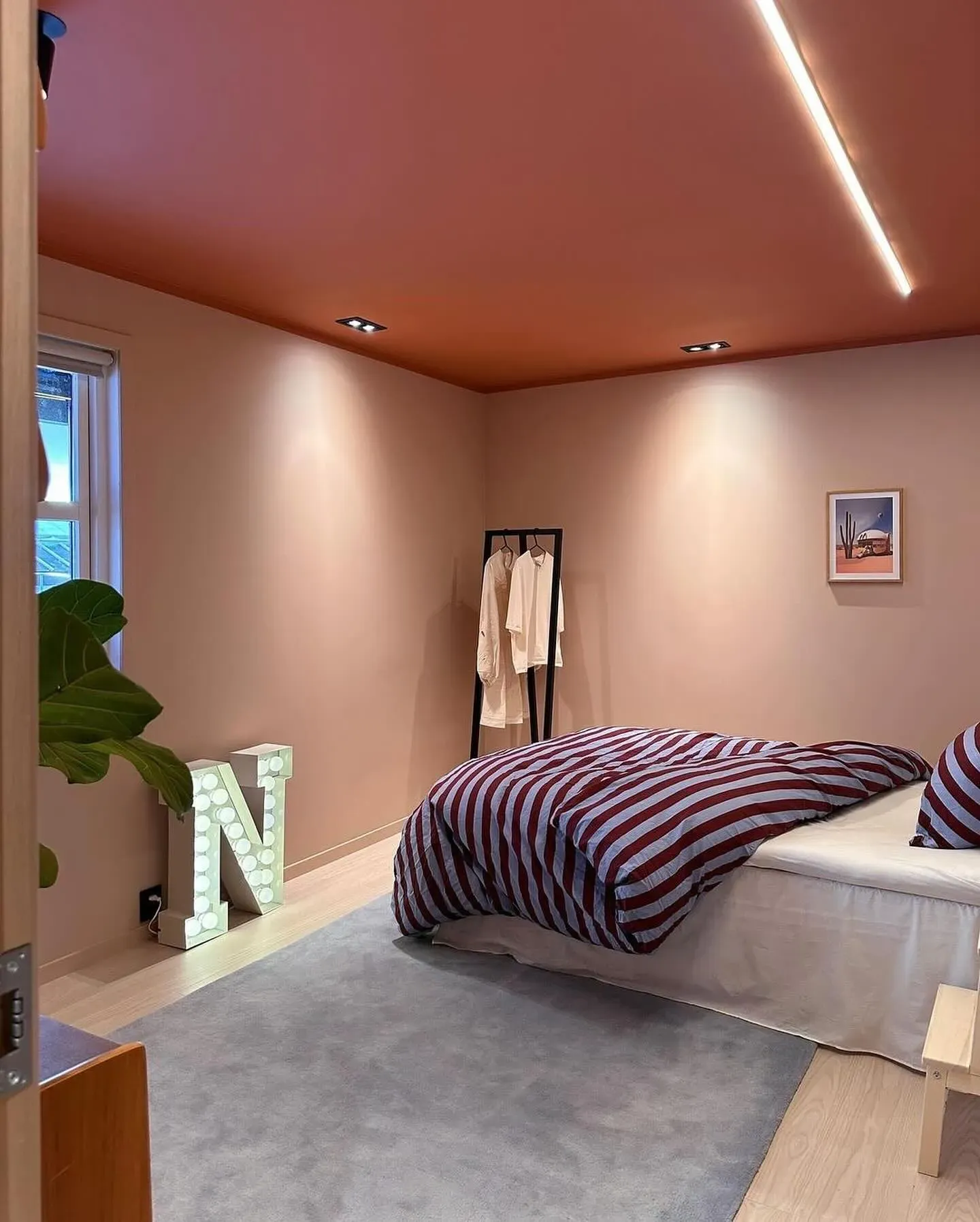 Jotun Indi Pink modern bedroom interior