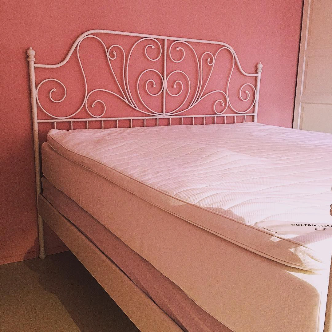 Color Antique pink RAL 3014 bedroom