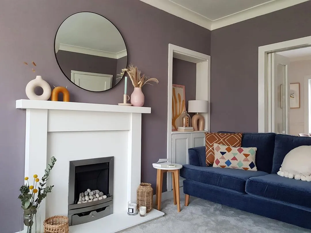 Interior with paint color Farrow and Ball Brassica 271