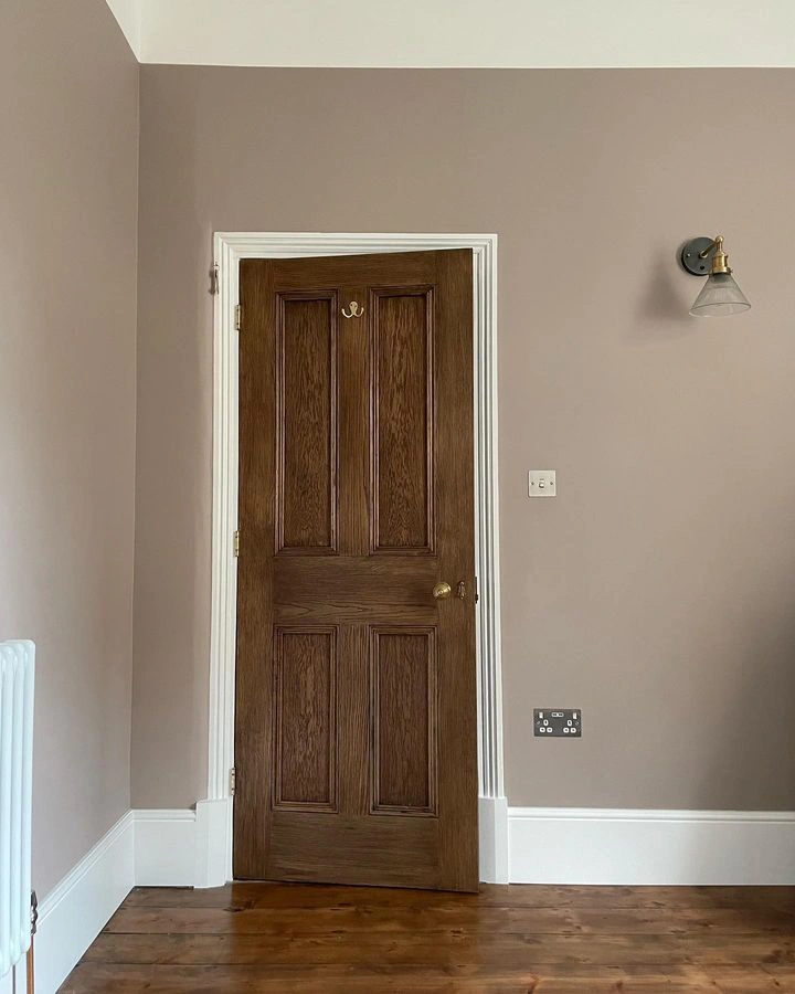 Wooden door and pink walls Dulux 80YR 42/073 paint