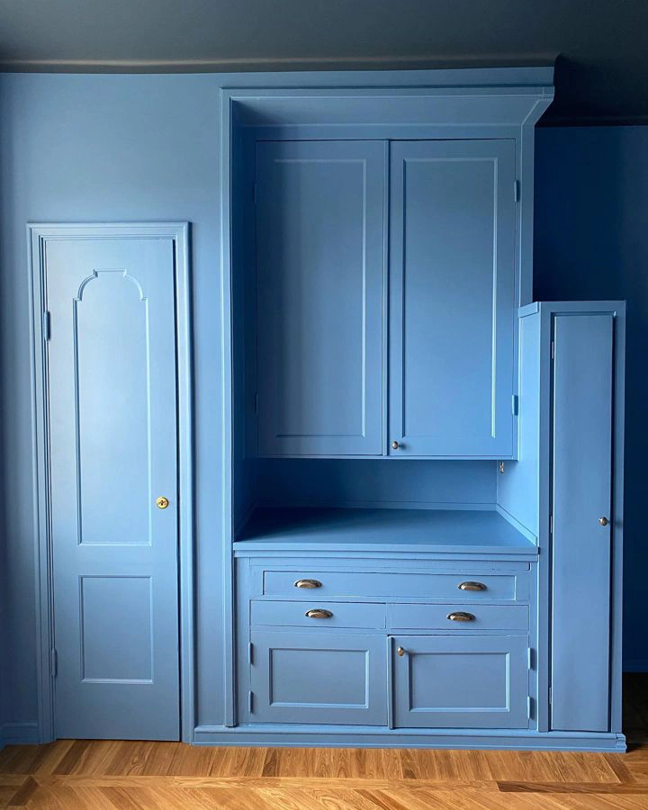 Farrow and Ball Cook's Blue 237 wall paint