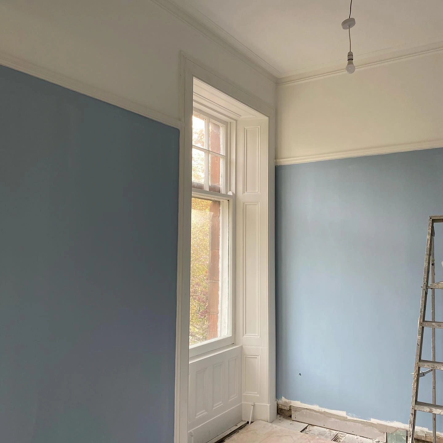 Farrow and Ball Lulworth Blue 89 wall paint