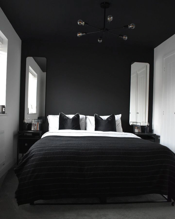 Farrow and Ball Pitch Black 256 accent wall and ceiling
