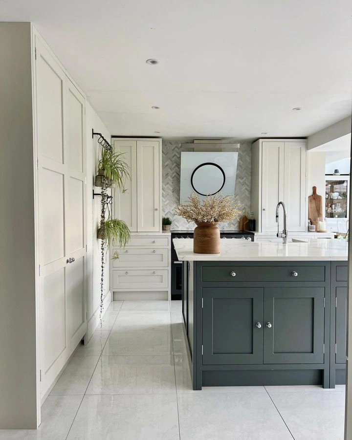Farrow and Ball Strong White 2001 kitchen cabinets