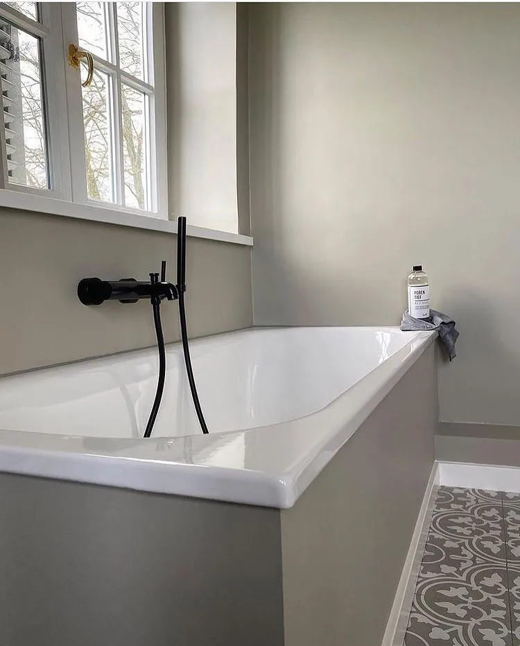 Greige bathroom with Hardwick White Farrow and Ball review