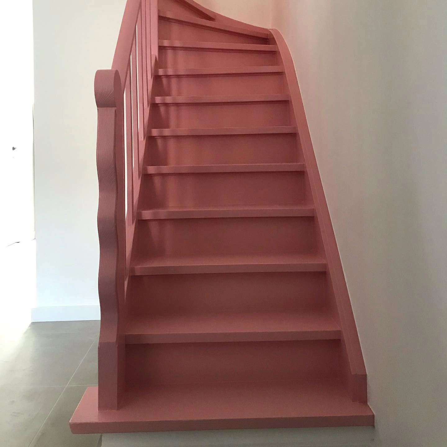 Light pink RAL 3015 stairs