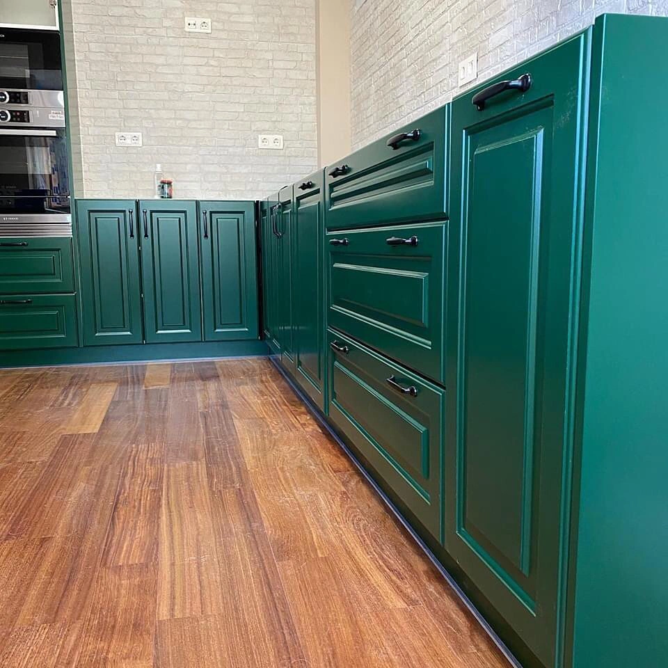 Emerald kitchen cabinets RAL6005