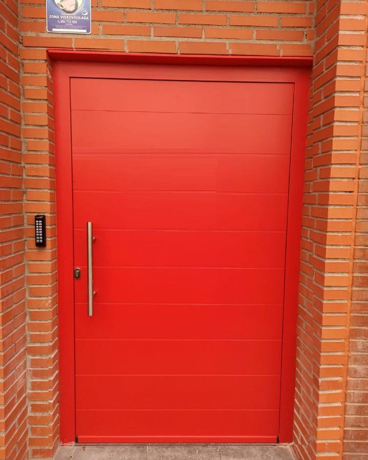 RAL Classic  Traffic red RAL 3020 door