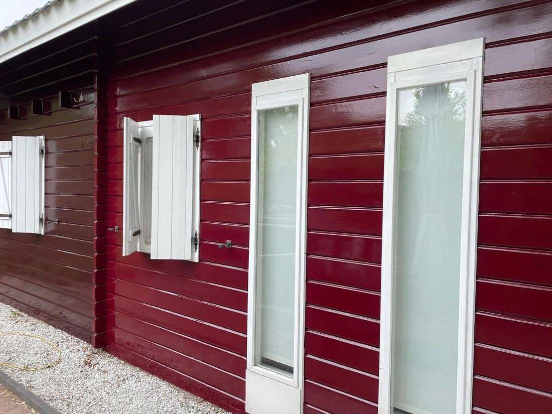 RAL Classic  Wine red RAL 3005 exterior