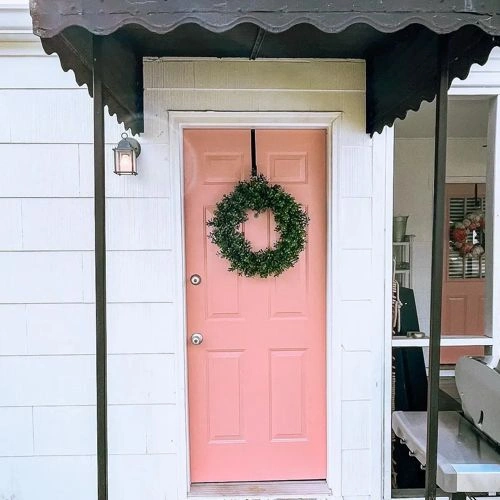 Photo of color Behr MQ4-04 Noble Blush