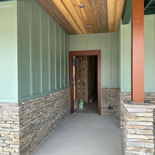 Photo of color Behr N420-4 Underground Gardens