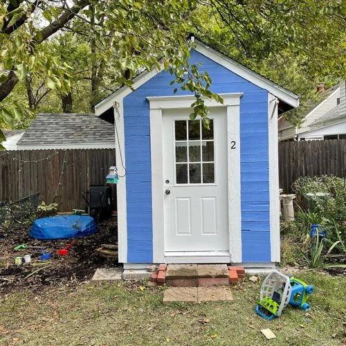 Photo of color Benjamin Moore 2067-40 Blue Lapis