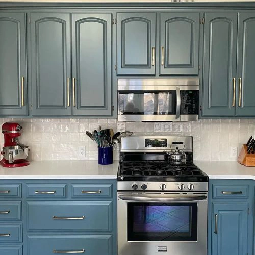 Photo of color Benjamin Moore 1637 Blue Spruce