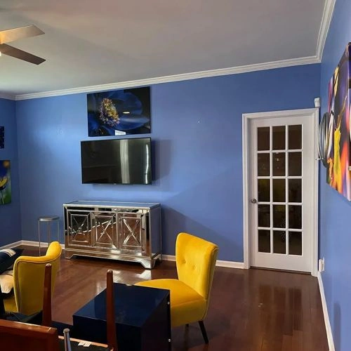 Photo of color Benjamin Moore 817 Brazilian Blue