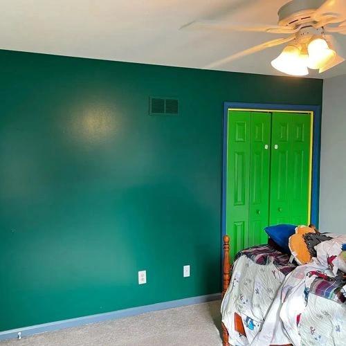 Photo of color Benjamin Moore 2039-10 Deep Green