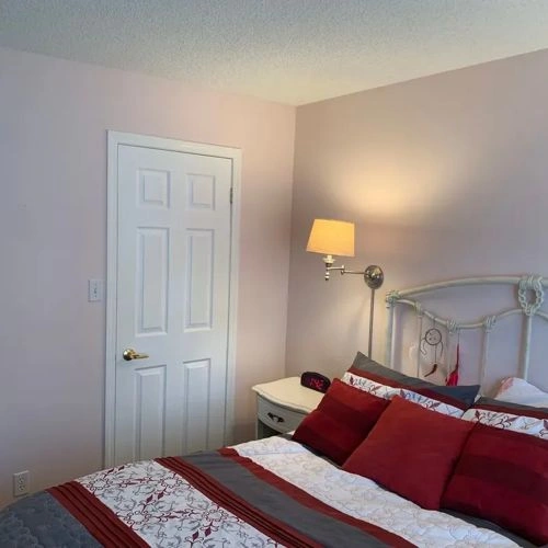 Photo of color Benjamin Moore 2092-70 Fairest Pink