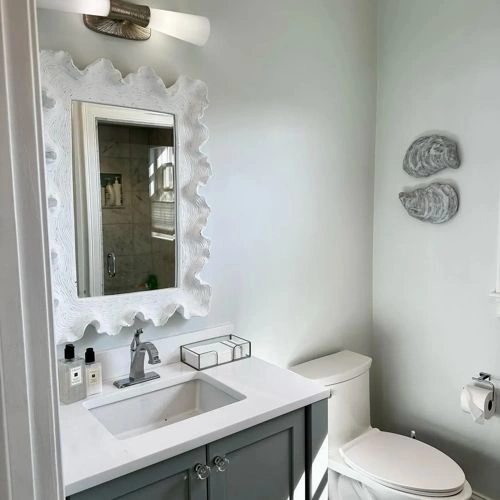 Photo of color Benjamin Moore 2138-70 Gray Lake