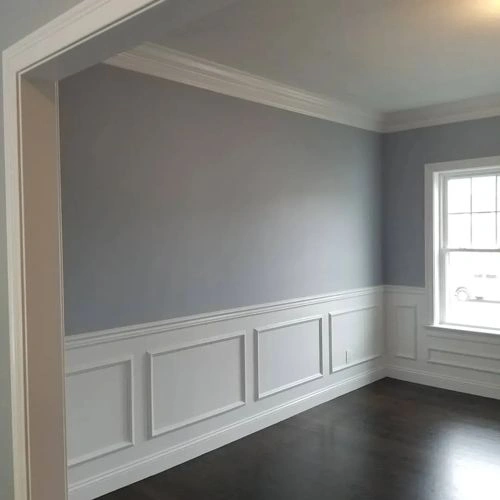 Photo of color Benjamin Moore 2126-50 Gray Timber Wolf