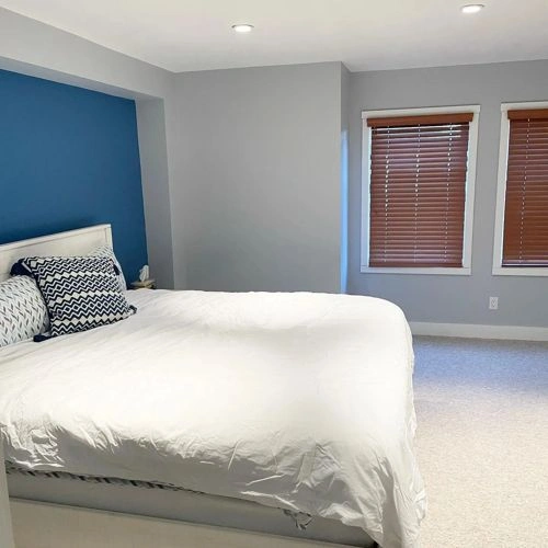 Photo of color Benjamin Moore 2120-60 White Water