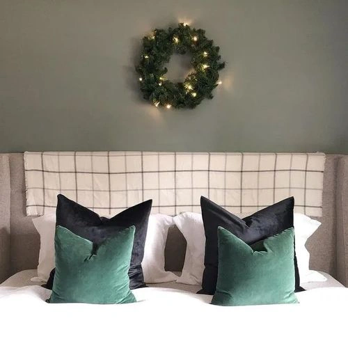 Photo of color Sherwin Williams SW 9132 Acacia Haze