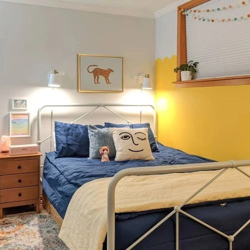 Photo of color Sherwin Williams SW 6683 Bee