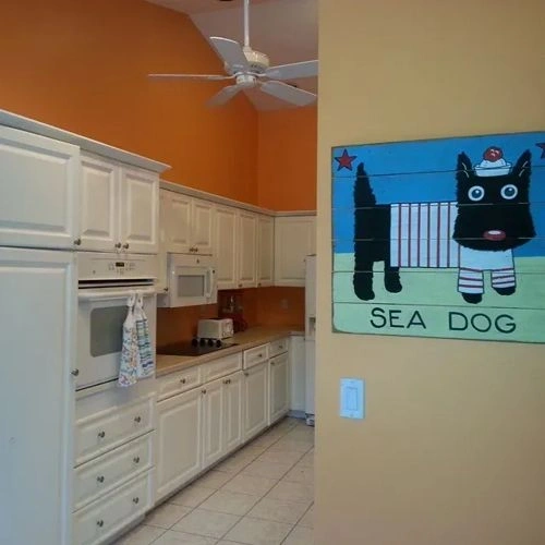 Photo of color Behr P210-5 Cheerful Tangerine