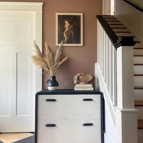 Photo of color Behr N150-4 Modern Mocha