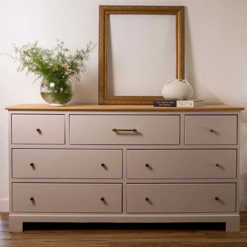 Photo of color Behr N210-1 Taupe Tease