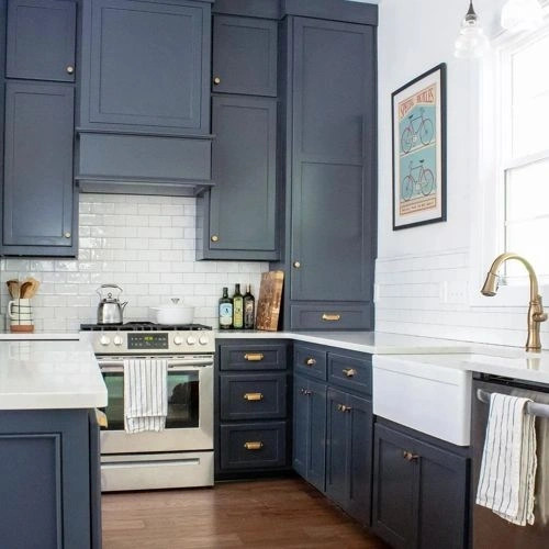 Photo of color Benjamin Moore 2128-20 Abyss