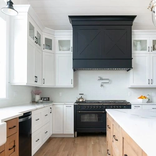 Photo of color Benjamin Moore 2126-10 Black Tar