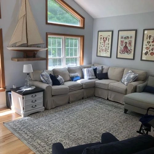 Photo of color Benjamin Moore 2124-50 Bunny Gray