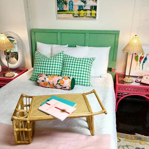 Photo of color Benjamin Moore 2034-40 Cedar Green