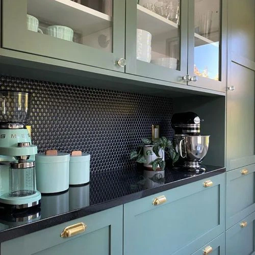 Photo of color Benjamin Moore HC-125 Cushing Green