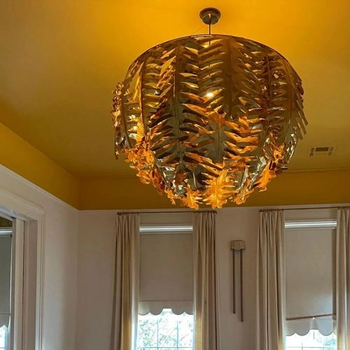 Photo of color Benjamin Moore CW-405 Damask Gold