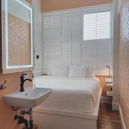 Photo of color Benjamin Moore 067 Del Ray Peach