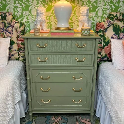 Photo of color Benjamin Moore 2144-20 Eucalyptus Leaf