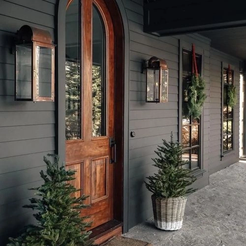 Photo of color Benjamin Moore 1603 Graphite Photo of color Benjamin Moore 1603 Graphite