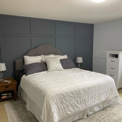 Photo of color Benjamin Moore 2125-30 Gray Shower