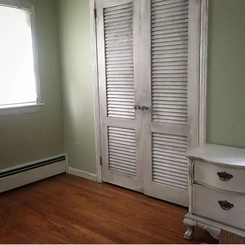 Photo of color Benjamin Moore 507 Grecian Green