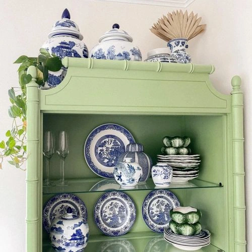 Photo of color Benjamin Moore 432 Grenada Green