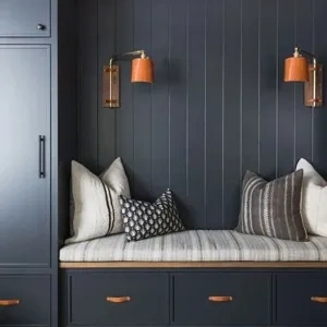 Photo of color Benjamin Moore HC-154 Hale Navy Photo of color Benjamin Moore HC-154 Hale Navy