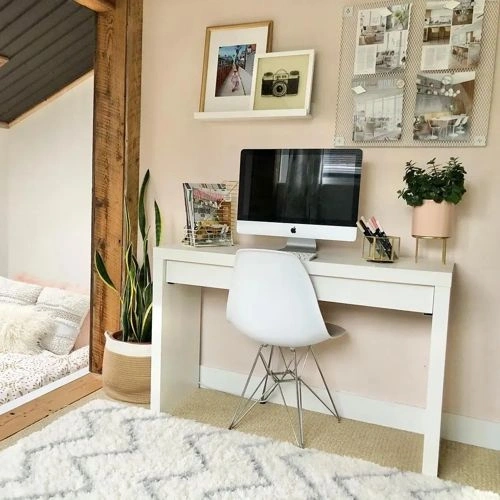 Photo of color Benjamin Moore AF-250 Head Over Heels