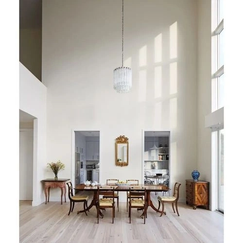 Photo of color Benjamin Moore OC-85 Mayonnaise