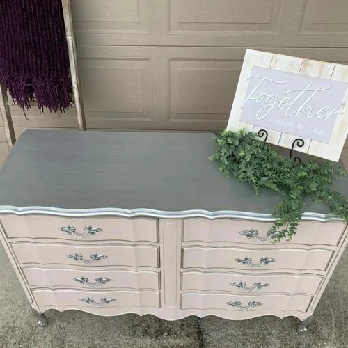 Photo of color Benjamin Moore 2097-60 Misty Blush