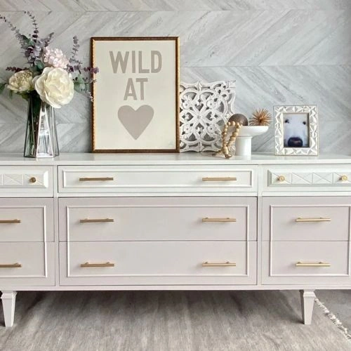 Photo of color Benjamin Moore 995 Mocha Cream Photo of color Benjamin Moore 995 Mocha Cream