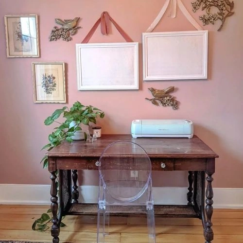 Photo of color Benjamin Moore HC-63 Monticello Rose Photo of color Benjamin Moore HC-63 Monticello Rose